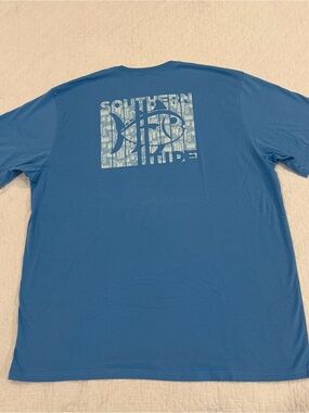 Southern Tide Short-Sleeve Crew in Sky Blue with Chest Logo NWOT